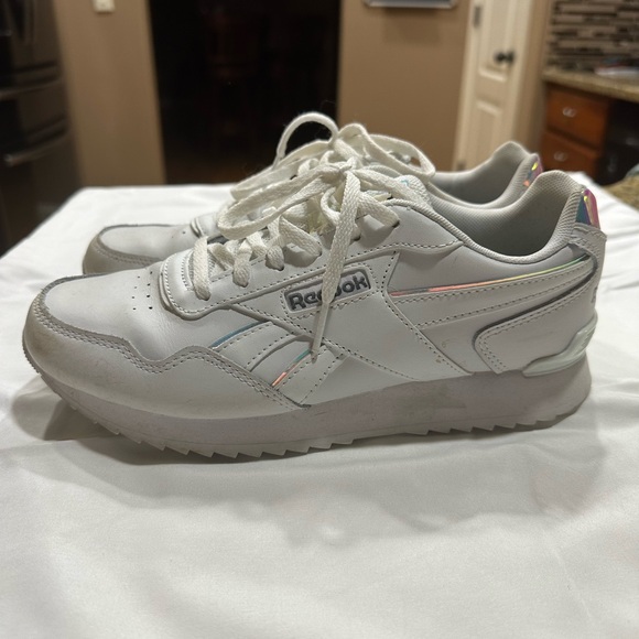 White Reebok throwback sneaker - Picture 3 of 4